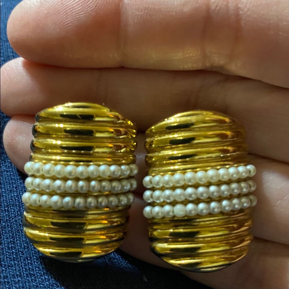 Elegant Gold and Pearl Earrings signed NAPIER